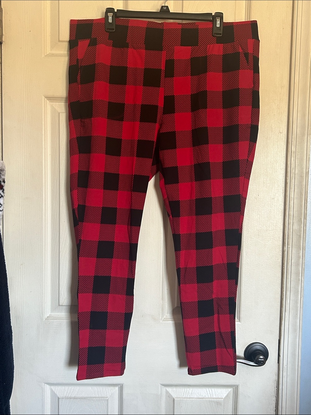 Torrid red/black windowpane plaid pocket leggings size 3X